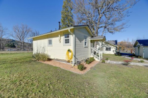 Nature Lovers Getaway in Rural Grants Pass